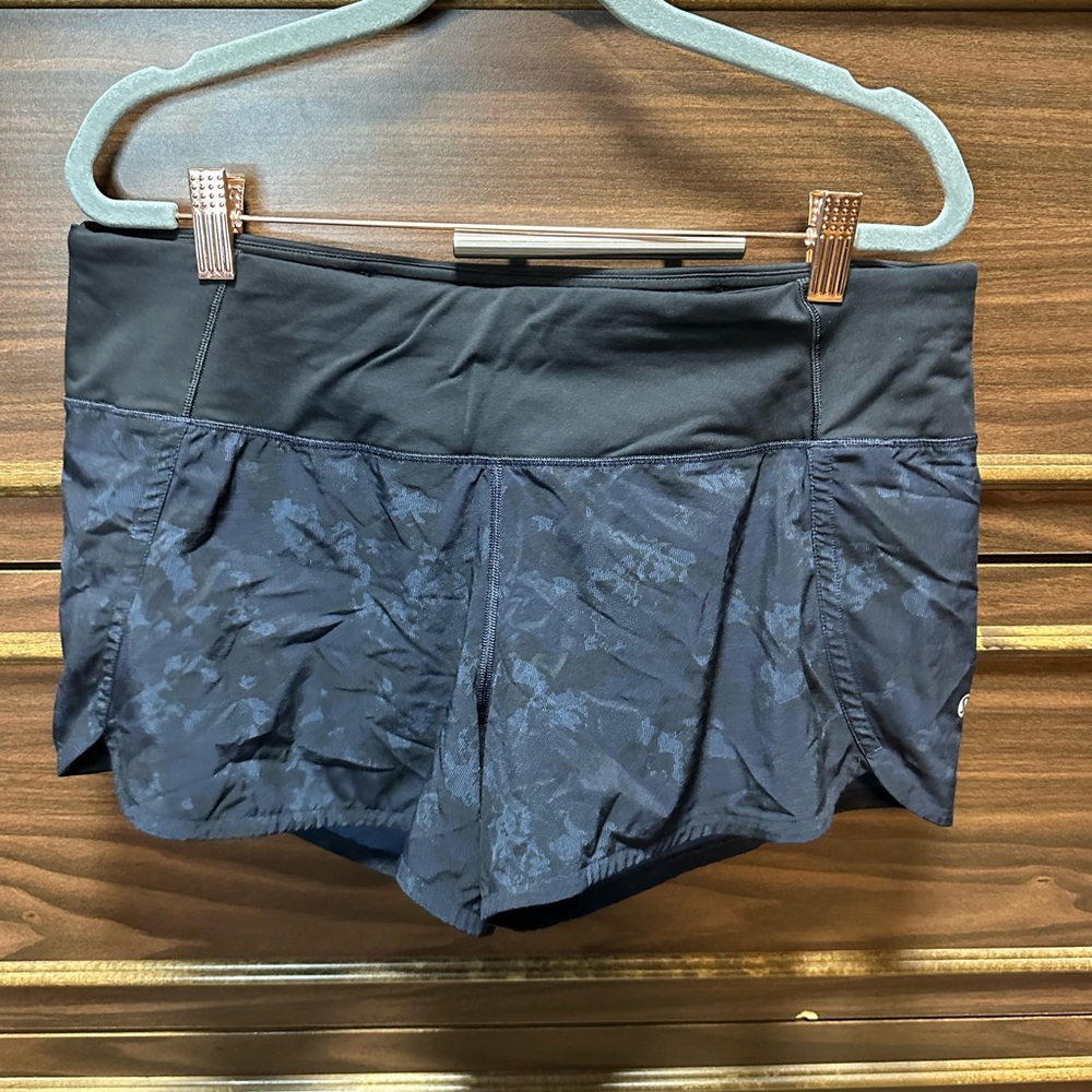 Lululemon Run Times Short II 4" Size 10